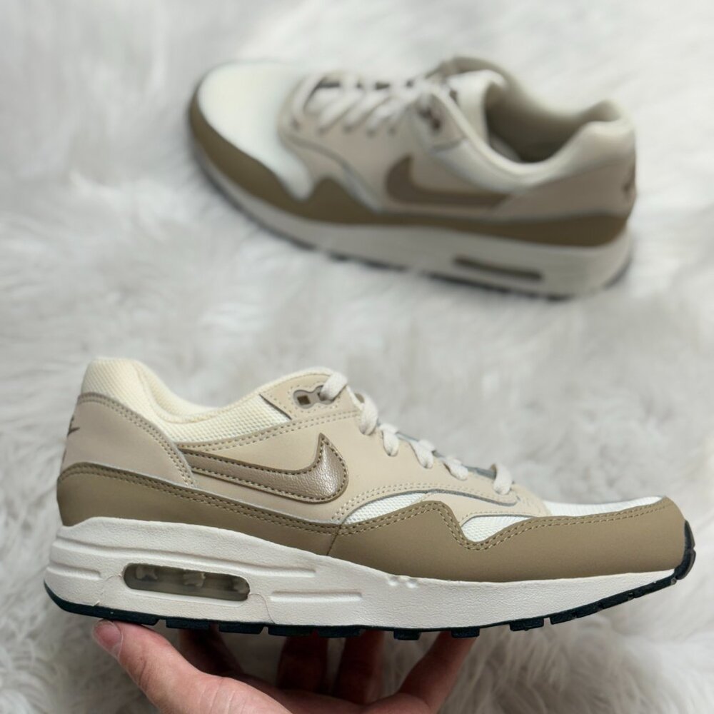 Nike Air Max 1 Light Orewood Brown Khaki GS DZ3307-006 VNDS Sz 7 / WMNS Sz 8.5 - Picture 1 of 7